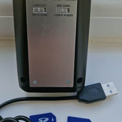 Edirol by Roland R09HR 2008 - 24-bit/96kHz Portable Recorder - Black image 4