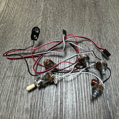 EMG 81/60 Pickup Set with wiring harness image 3