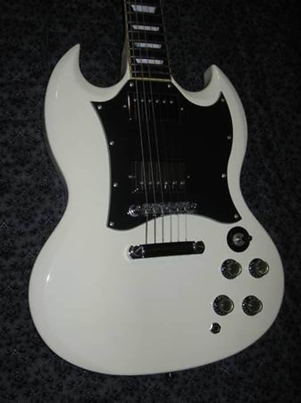 White MIJ Photogenic SG with Gibson deluxe tuners and open book