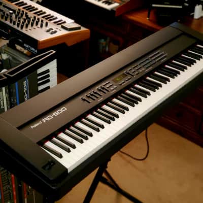 MUST SEE!!! ROLAND RD500 STAGE PIANO FULLY INSPECTED SERVICED AND IN AMAZING CONDITION!