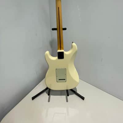 Fender GC USA Pro Stratocaster® HSS, Maple Fingerboard 2015 - Olympic White image 8