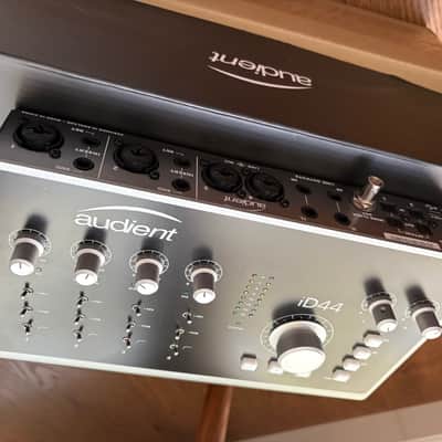 Audient ID44 image 4