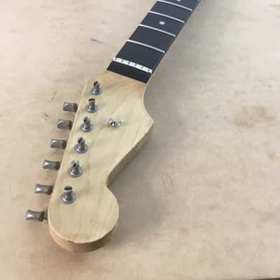 Lefty Vintage Relic Strat Neck Amber Fender Stratocaster Aged Series Loaded Reissue Neck Gotoh Tuners Maple Rosewood image 23
