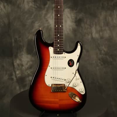 1996 Fender 50th Anniversary Stratocaster Sunburst w/GOLD hardware FLAME MAPLE body!!! image 2