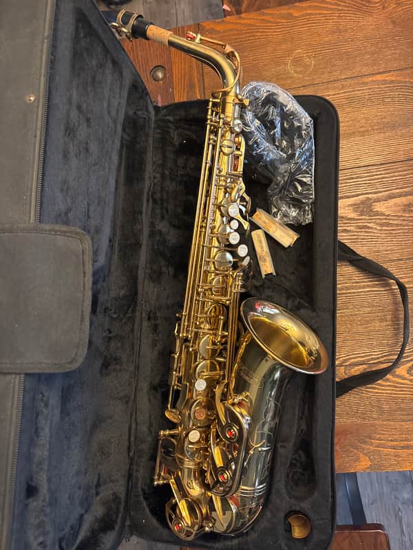 400 Alto Saxophone image 1