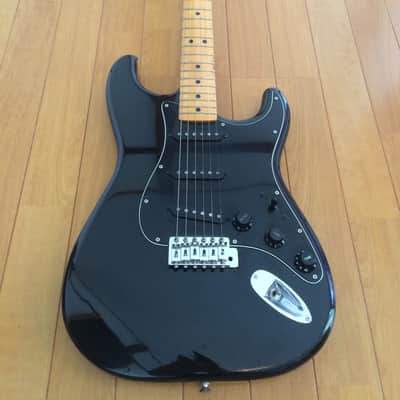 Tokai Stratocaster 80s  Silver Star Black w/ Maple Fretboard, large headstock, vintage Japan strat image 2