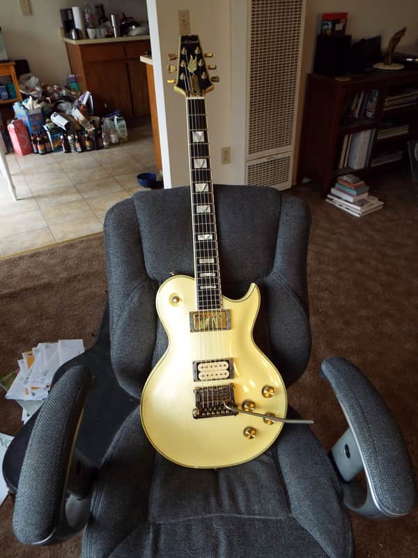 Aria Pro II PE Supra 1985, aged pearl white, MIJ Japan, Kahler