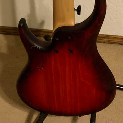 MTD 534-24-17 2014 Cherry Burst Bild 3