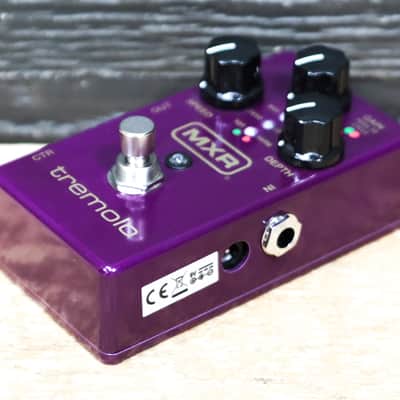 MXR M305 Tremolo Six Well-Crafted Waveforms Full Range Tremolo Effect Pedal image 5