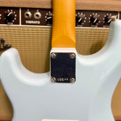 Fender Vintera III Early '60s Stratocaster, Rosewood Fingerboard, Sonic Blue 2026 image 9
