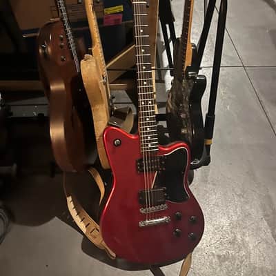Fender Deluxe Series Toronado 1999 - 2004 - Candy Apple Red image 2