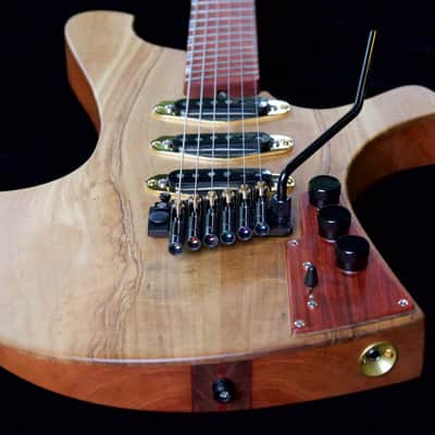 Soderlund Loerie multi-scale electric in hard pear and padauk 2017 Natural Oil image 3