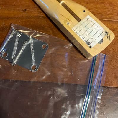 1993 MIM Fender Stratocaster Standard Strat Rosewood Maple Neck Tuners Plate image 7