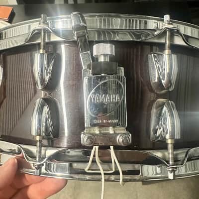 Yamaha Maple Custom Absolute 5.5x14" Snare Drum Plum Finish image 5