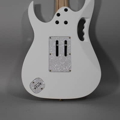 Ibanez JEM7VP Steve Vai Signature with Rosewood Fretboard 2004 - 2019 White image 4