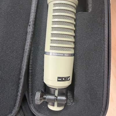Electro-Voice RE20 Cardioid Dynamic Microphone 1968 - Present - Gray