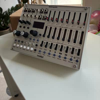 Intellijel Intellijel Metropolix Solo Standalone Sequencer 2025 image 1