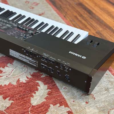 YAMAHA S90 XS 88-Key Synthesizer Stage Piano image 8