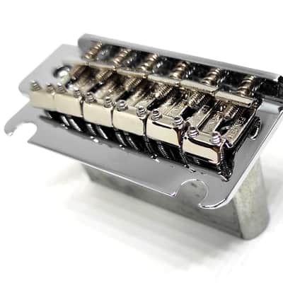 Fender® Deluxe Series Stratocaster Chrome Tremolo bridge assembly (two-point) 09 image 1