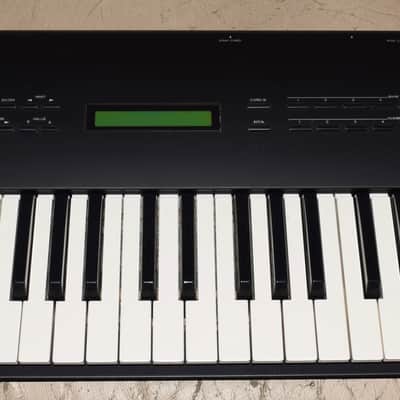 Roland U-20 61-Key RS-PCM Synthesizer 1989 - 1992 - Black