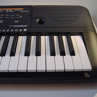 Yamaha PSR-E263 61-Key Portable Keyboard 2017 - Present - Black image 18