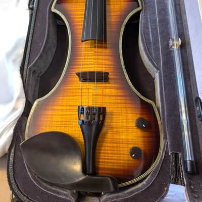 Fender FV-3 Deluxe Electric Violin Sunburst with Hard Case Bow & Accesories image 2