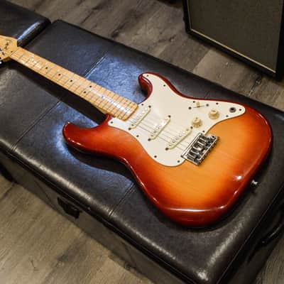 Fender Standard Stratocaster with Maple Fretboard 1983 - Sienna Sunburst image 8