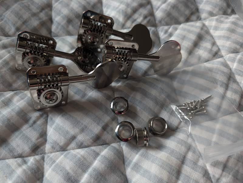 Fender MIJ Bass Tuners 3/8 image 1