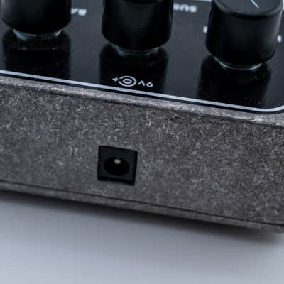 Electro-Harmonix Octave Multiplexer Analog Sub-Octave Generator (XO) 2007 - 2021 - Silver / Black image 3
