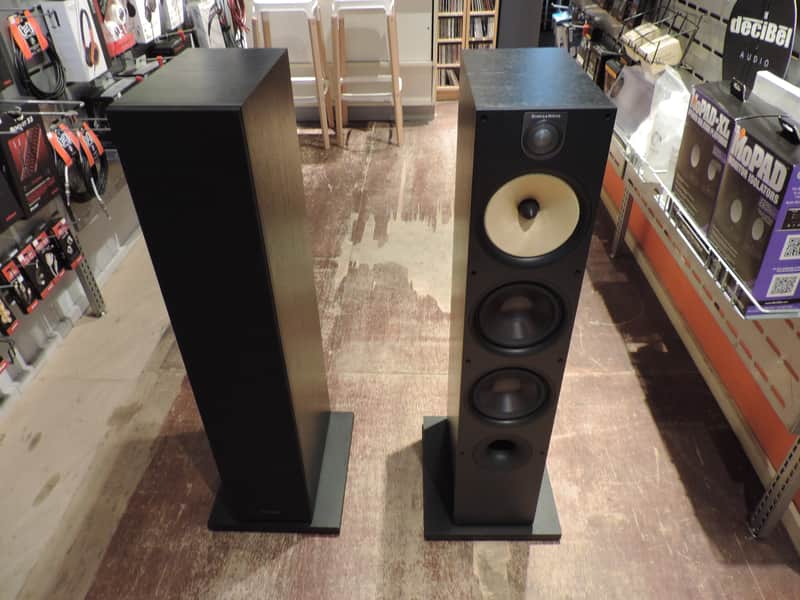 B&W (Bowers & Wilkins) 683 S2 Floorstanding Speakers with Grilles, Bases, and Manual image 1