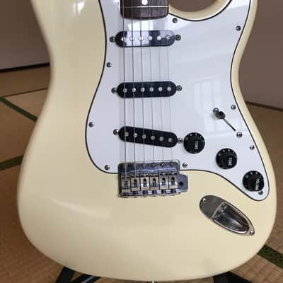 Fender ST-72  MIJ 1984-87 E SERIAL image 4