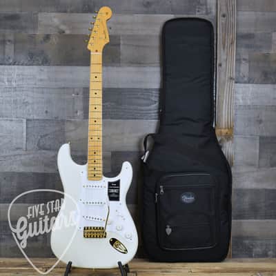 Mint Fender Limited Edition Vintera III Late 50s Stratocaster - Maple Fingerboard- White Blonde with Bag image 14