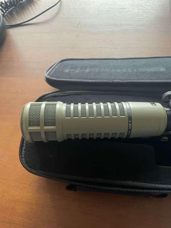 Electro-Voice RE20 Cardioid Dynamic Microphone 1968 - Present | Reverb