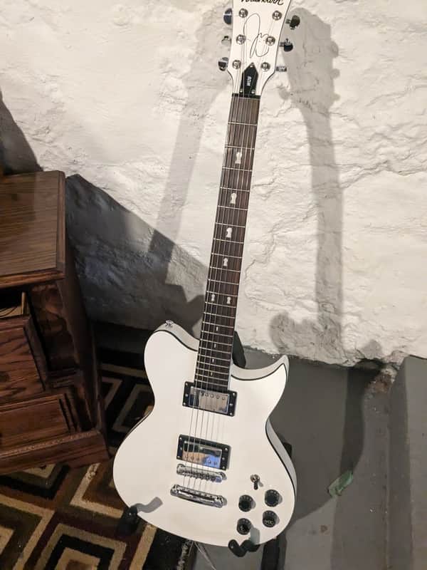 Washburn WI26 Joe Trohman signature - White image 1