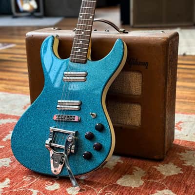 1999 Danelectro Hodad - Blue Sparkle w/Danelectro Vibrato image 7