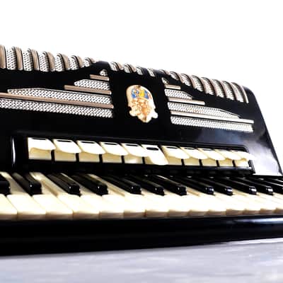 German Made Top Piano Accordion Weltmeister Elegance - 96 bass, 16 reg. + Original Hard Case & Straps - Youtube VIDEOS image 19