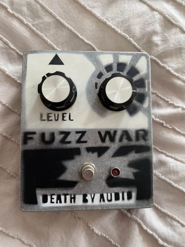 Death By Audio Fuzz War