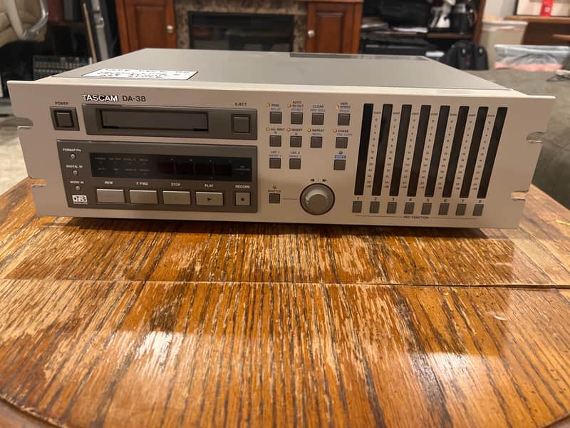 FOR PARTS - TASCAM DA-38 1990-2000 - Beige/Grey image 1