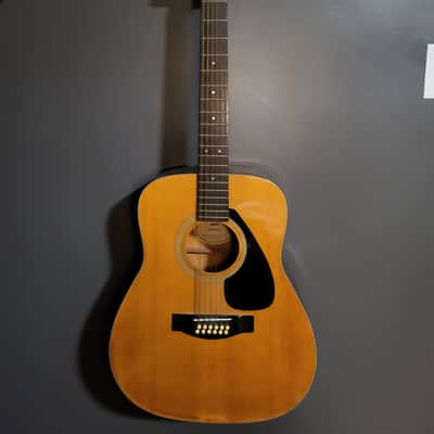 YAMAHA FG411 acoustic guitars
