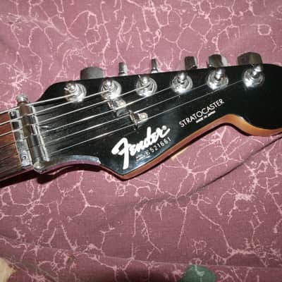 1985 Fender Contemporary Deluxe Stratocaster Exc image 3