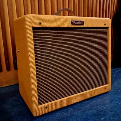 Fender Blues Junior Lacquered Tweed 15-Watt 1x12" Guitar Combo image 5