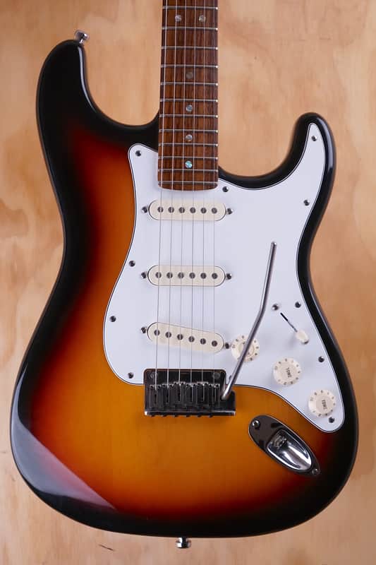 Fender American Deluxe Stratocaster 2004 - 2010 | Reverb UK