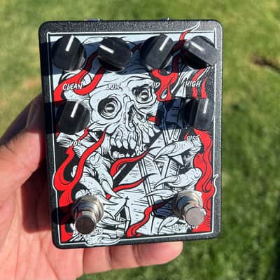 Abominable Electronics Throne Torcher - Black image 1