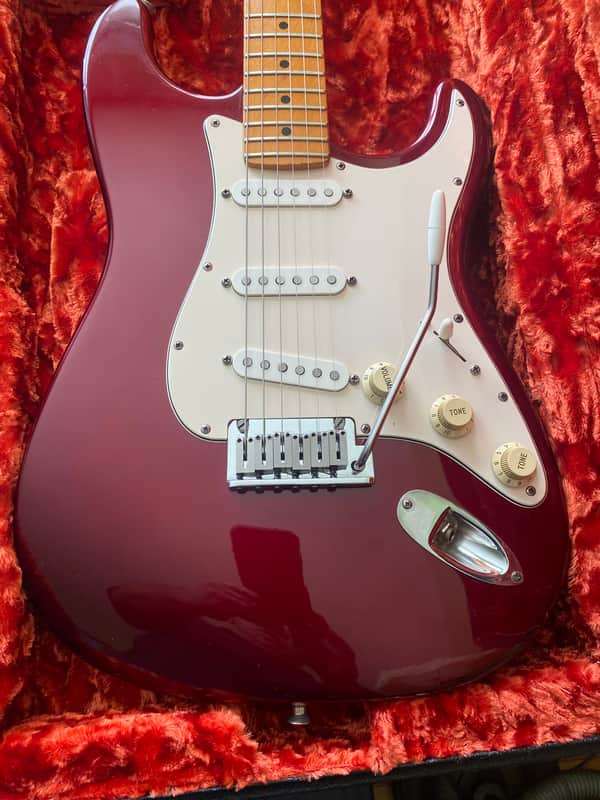 Fender American Standard Stratocaster with Maple Fretboard 1990 - 1993 - Midnight Wine image 1