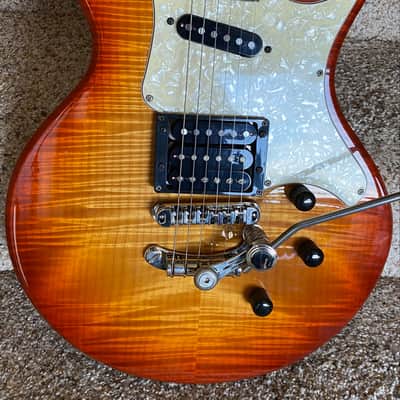 Hamer Phantom Custom Cherry Sunburst 1997 with Tremolo image 1