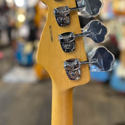 Fender American Professional II Jazz Bass Maple Fingerboard Mystic Surf Green image 6