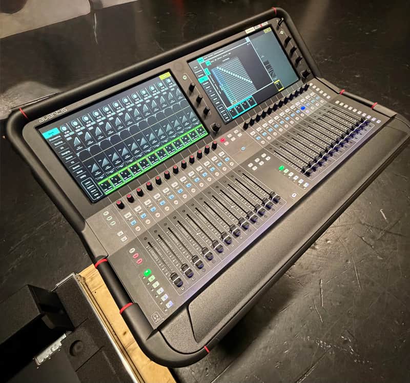 Immagine Allen & Heath Avantis 64 Channel Digital Mixing Console with option cards - 1