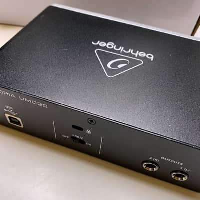 Behringer U-Phoria UMC22 USB Audio Interface image 5