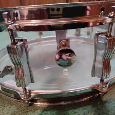 Ludwig 5x14" Vistalite Acrylic 10-Lug Snare Drum with P-85 Strainer 1970s - Clear image 7