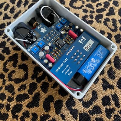 Dominion Electric Effects Co Dominion Fuzz SERIAL # 001 Germanium & Silicon FF image 8
